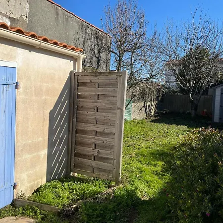 Hébergement de vacances Maison Avec Jardin Et Garage *