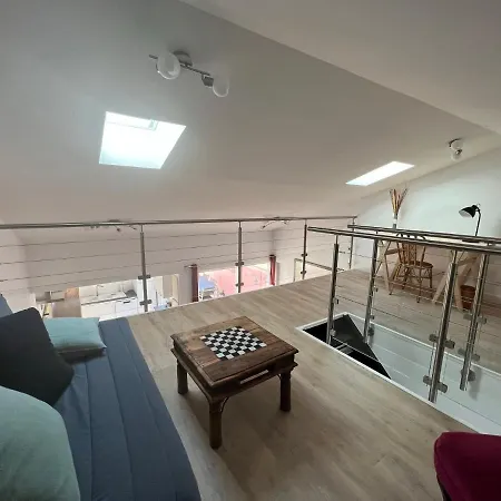 Hébergement de vacances Maison Avec Jardin Et Garage *